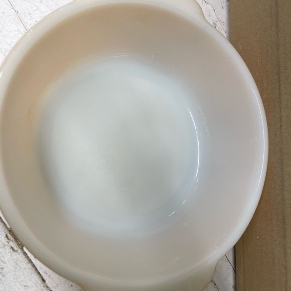 Anchor Hocking Fire King Peach Lustre 2qt. Casserole dish - Picture 5 of 7